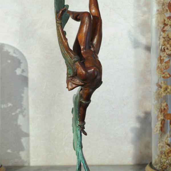 Icaro - Bronze sculpture made by Alessandro Romano